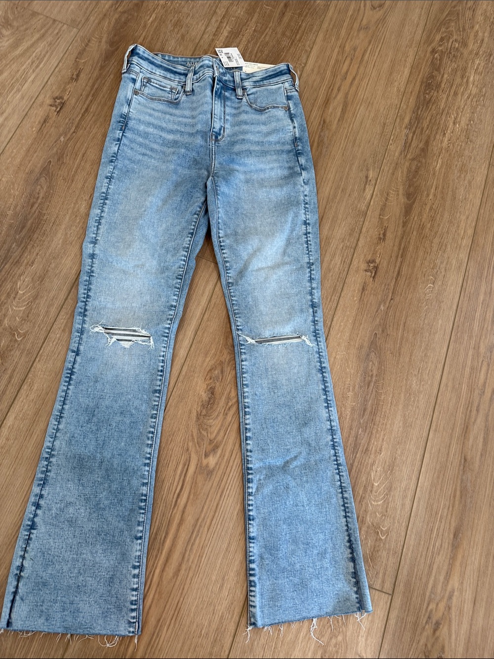 American Eagle Outfitters Light Blue High-Rise Distressed skinny kick Jeans